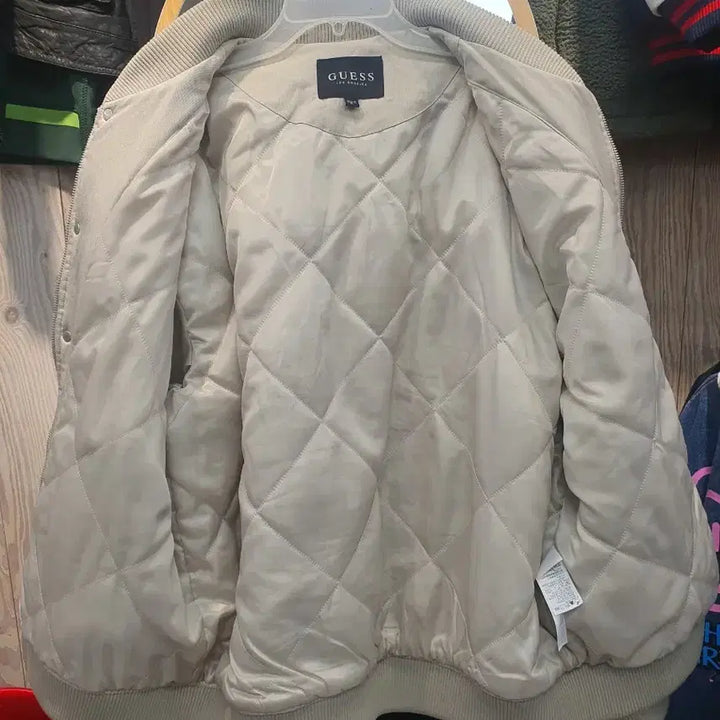 [BUNJANG] GUESS Dumble Bomber Jacket Beige XL / 게스(GUESS) 덤블 보머 자켓 베이지 XL (상태 좋음)