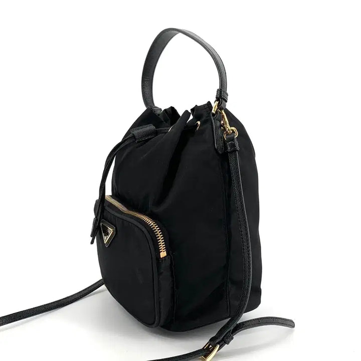 [BUNJANG] Prada Re-Nylon and Pocono Bucket Bag Crossbody 1BH038 / [백화점구매] 프라다 리나일론 포코노 버킷백 크로스백 1BH038