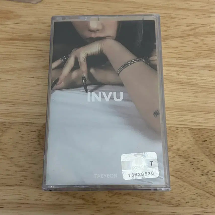 [BUNJANG] Taeyeon INVU Cassette Tape / 태연 INVU 카세트 테이프