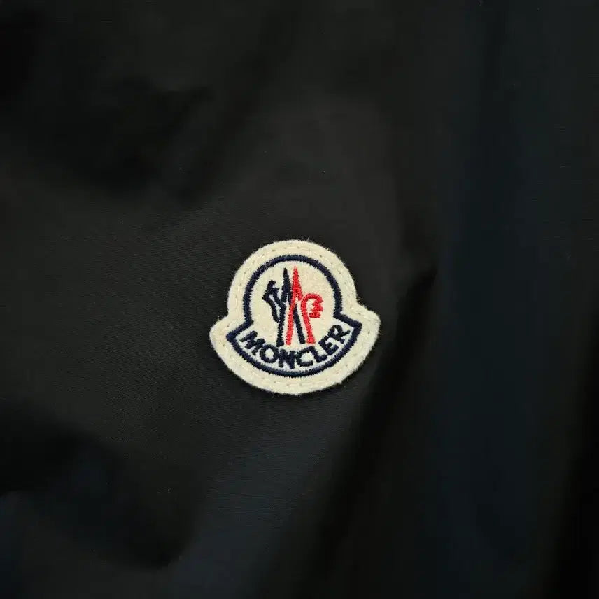 [BUNJANG] Moncler Hatab Windbreaker Jacket Black / [정품/새상품급/3사이즈] 몽클레어 하타브 바람막이 자켓 블랙 검정