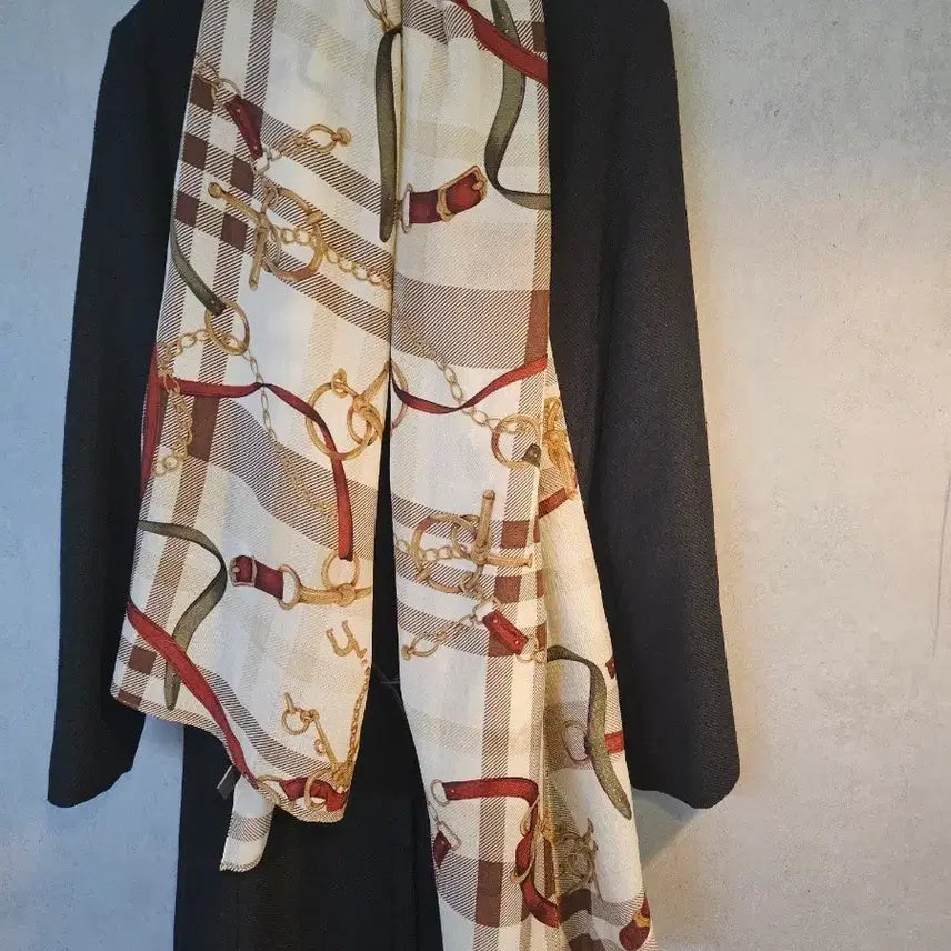 [BUNJANG] Hazzys Scarf Shawl / 헤지스 스카프 숄스카프