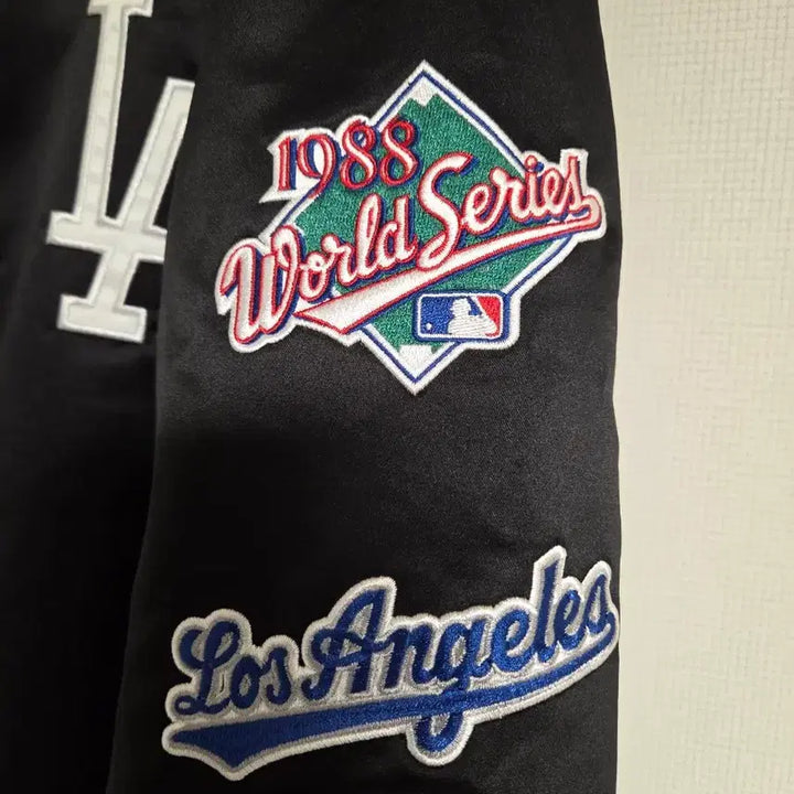 [BUNJANG] Mitchell & Ness LA Dodgers Baseball Jacket / 미첼앤네스 la 다저스 자켓