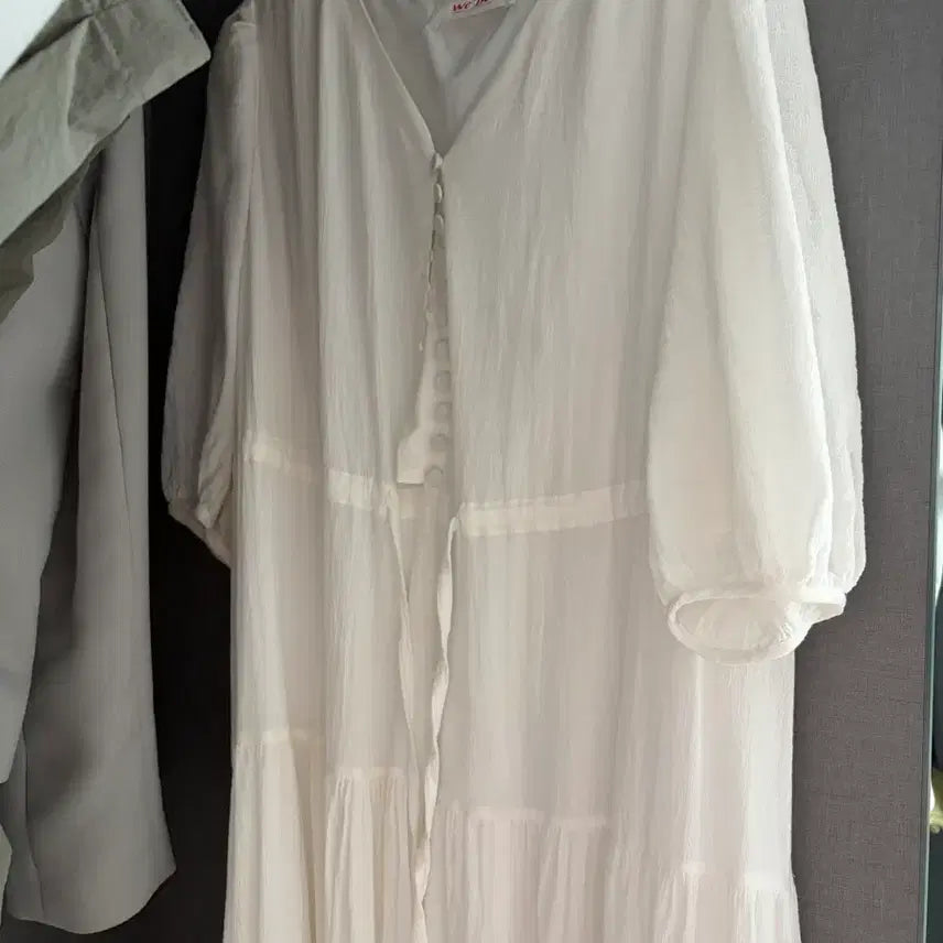 [BUNJANG] Wednesday Delight Linen V-Neck Dress / 웬스데이딜라잇 린넨 브이넥 원피스