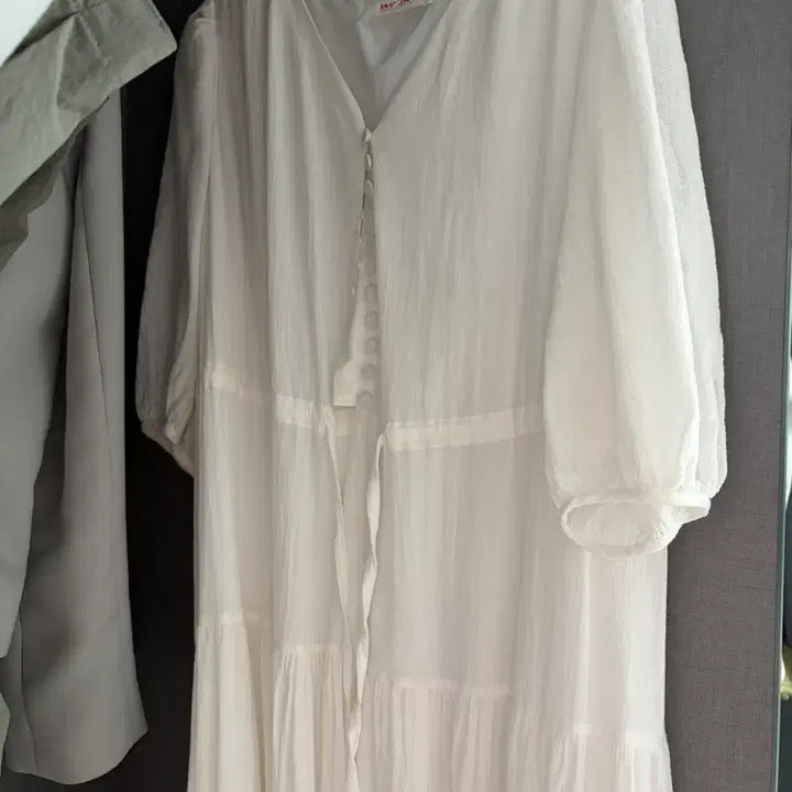 [BUNJANG] Wednesday Delight Linen V-Neck Dress / 웬스데이딜라잇 린넨 브이넥 원피스