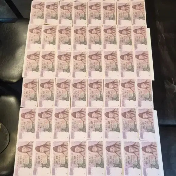 [BUNJANG] 1983 Second Series 1000 Won Banknote Bundle / 1983년 2차천원권 1112201~1112300 100장(개당)