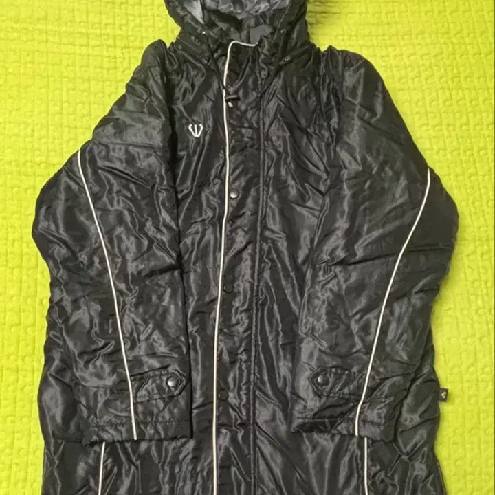 [BUNJANG] Black Hooded Long Padding Jacket with White Line Detail / 블랙 후드 롱패딩
