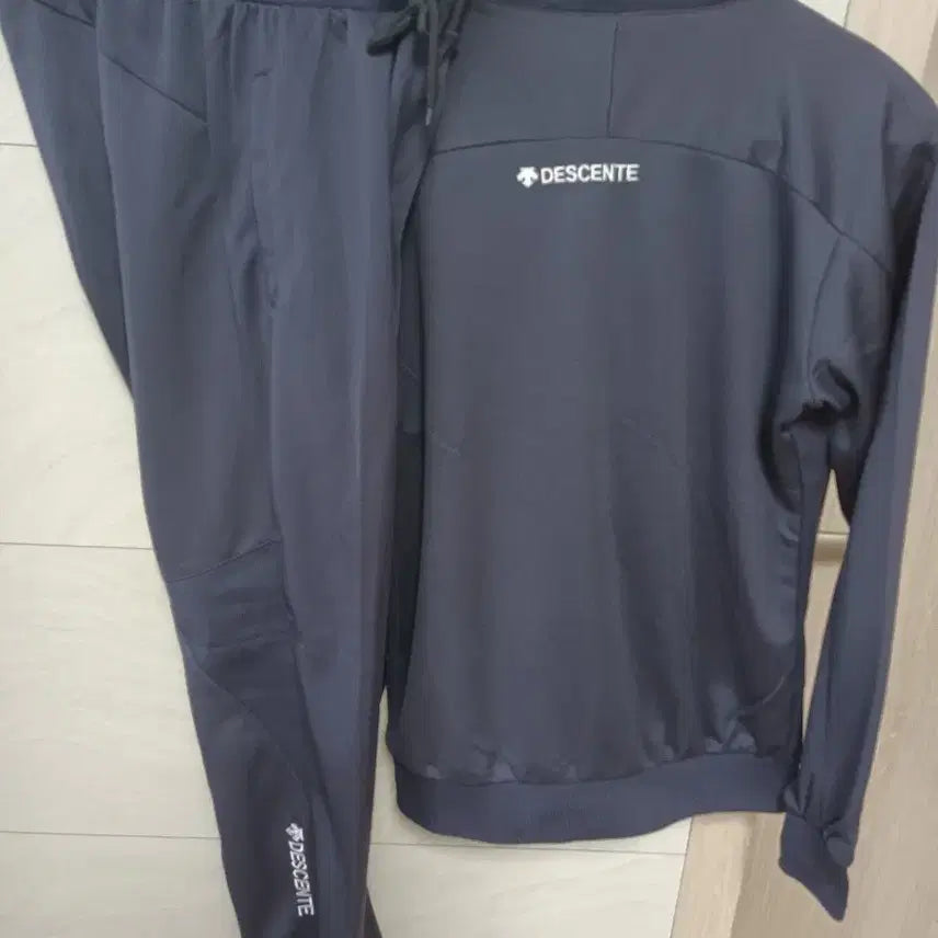 [BUNJANG] Descente Training Suit Set Gray / 데상트 춘추용 트레이닝복 세트 S 새상품 회색
