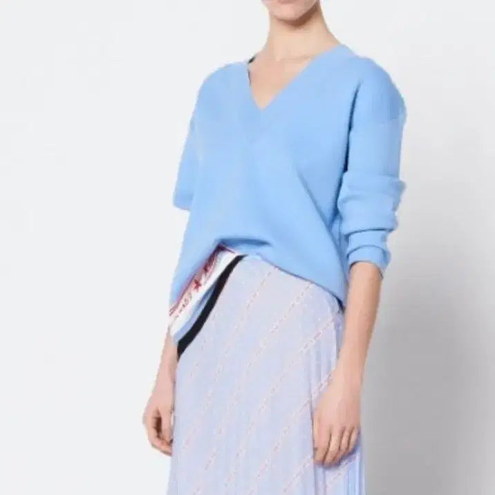 [BUNJANG] Sandro Keep On Dancing Rayon V-Neck Knit / 산드로 블루 킵 온 댄싱 레이온 브이넥 니트