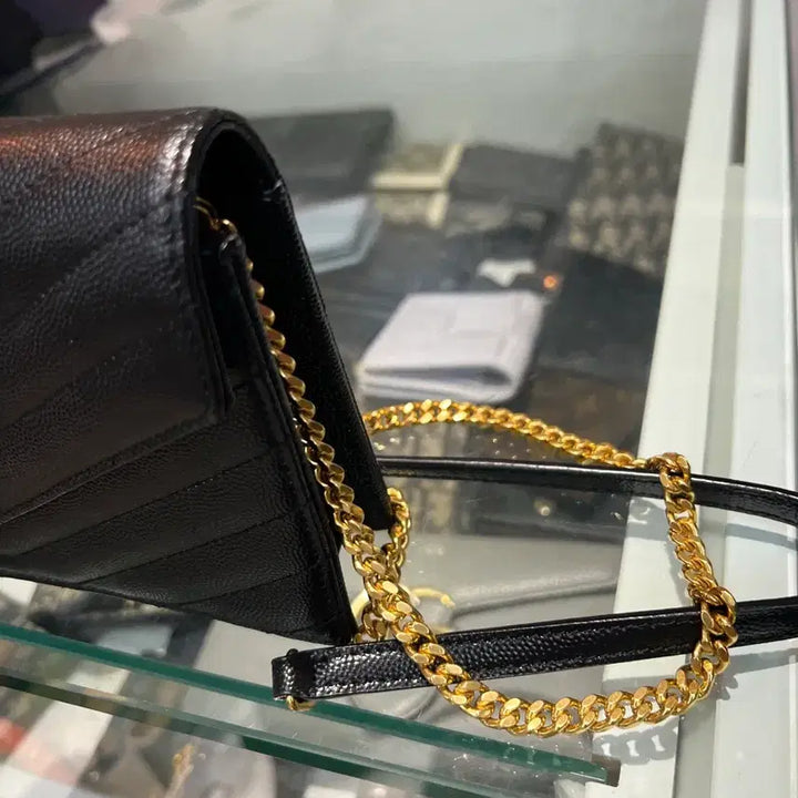 [BUNJANG] Yves Saint Laurent Envelope Chain Crossbody Bag / 393953 입생로랑 엔벨로프 체인 블랙 크로스백 금장 새상품급