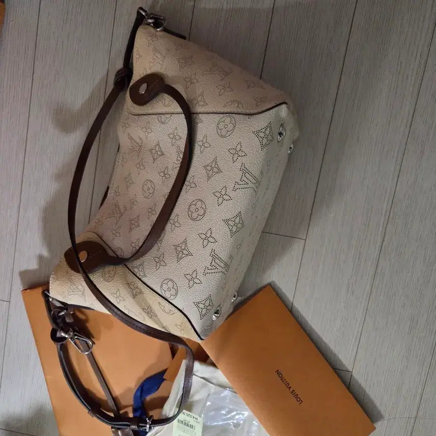 [BUNJANG] Louis Vuitton Mahina Hina Handbag / 루이비통 마히나히나 가방