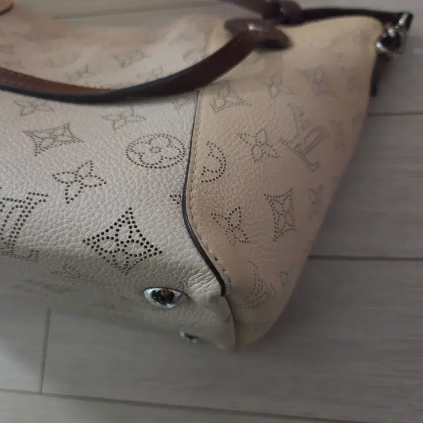 [BUNJANG] Louis Vuitton Mahina Hina Handbag / 루이비통 마히나히나 가방