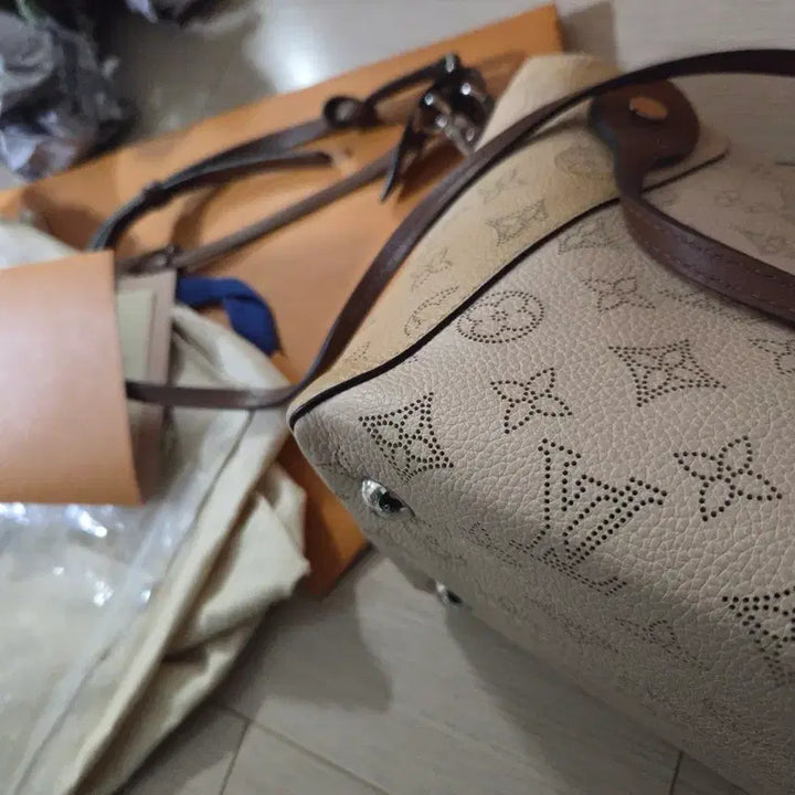 [BUNJANG] Louis Vuitton Mahina Hina Handbag / 루이비통 마히나히나 가방