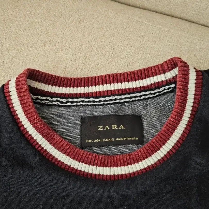[BUNJANG] ZARA Lion Emblem Navy Sweatshirt / 자라 네이비 사자 엠블럼 맨투맨 티셔츠 L