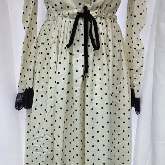 [SOLD OUT] 갈롱드블랑 땡땡이 빅카라  롱원피스