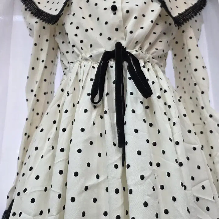 [SOLD OUT] 갈롱드블랑 땡땡이 빅카라  롱원피스