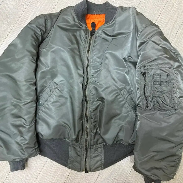 [BUNJANG] G-Dragon Alpha Industries M-1 Jacket / [L]1968 지드래곤  알파인더스트리 정밀복각 m-1