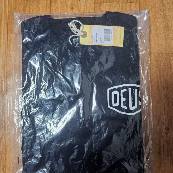 [SOLD OUT] DEUS 데우스 블랙 긴팔 티셔츠 새상품 M 오버핏