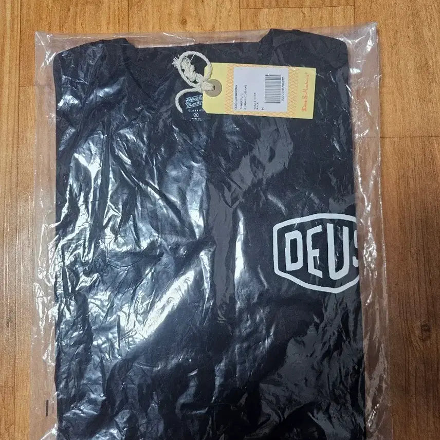 [SOLD OUT] DEUS 데우스 블랙 긴팔 티셔츠 새상품 M 오버핏