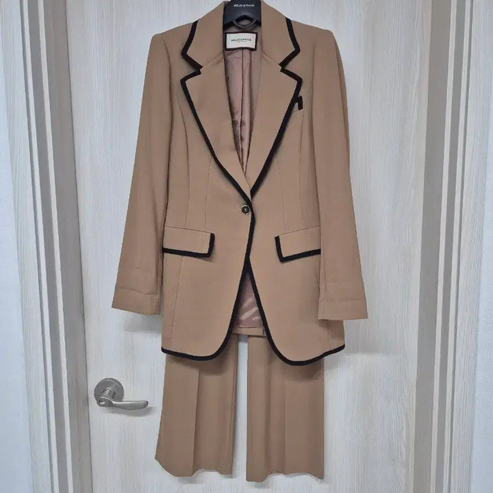 [BUNJANG] Mojo S.phine Camel Suit Set / 모조에스핀 카멜색상 정장세트