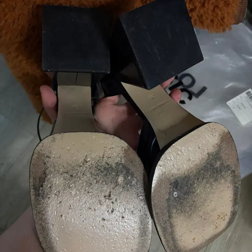 [BUNJANG] Shushu/Tong Round Toe Strap High Heels / Shushu/Tong 슈슈통 라운드 토 스트랩 하이힐