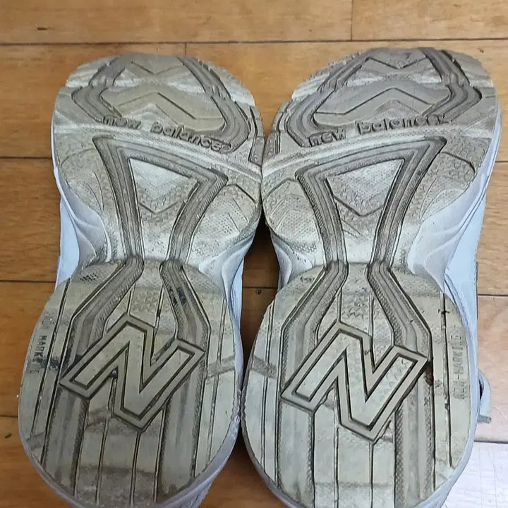 [BUNJANG] New Balance 452 Light Grey Sneakers (Size 250) / 뉴발란스 452 라이트그레이(택포) 어글리슈즈 운동화(사이즈250)