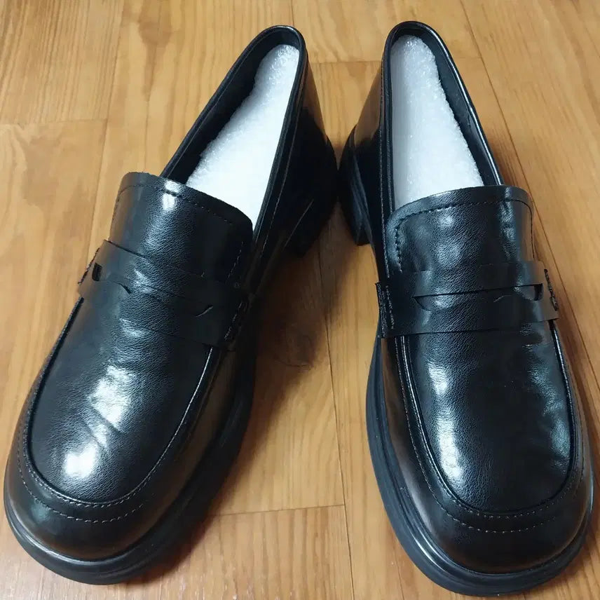 [BUNJANG] A.P.M. Marche Eclat Leather Loafers / 아삐에마르슈 Eclat 소가죽 로퍼 3.5cm PM3008 블랙 240
