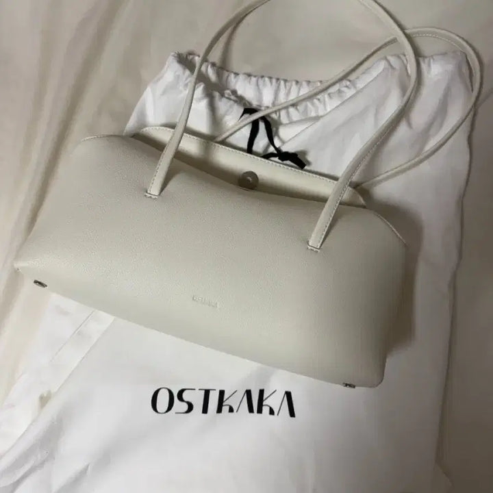 [BUNJANG] OSTKAKA Pebble Flap Shoulder Bag / 오스트카카 페블 플랩 숄더백