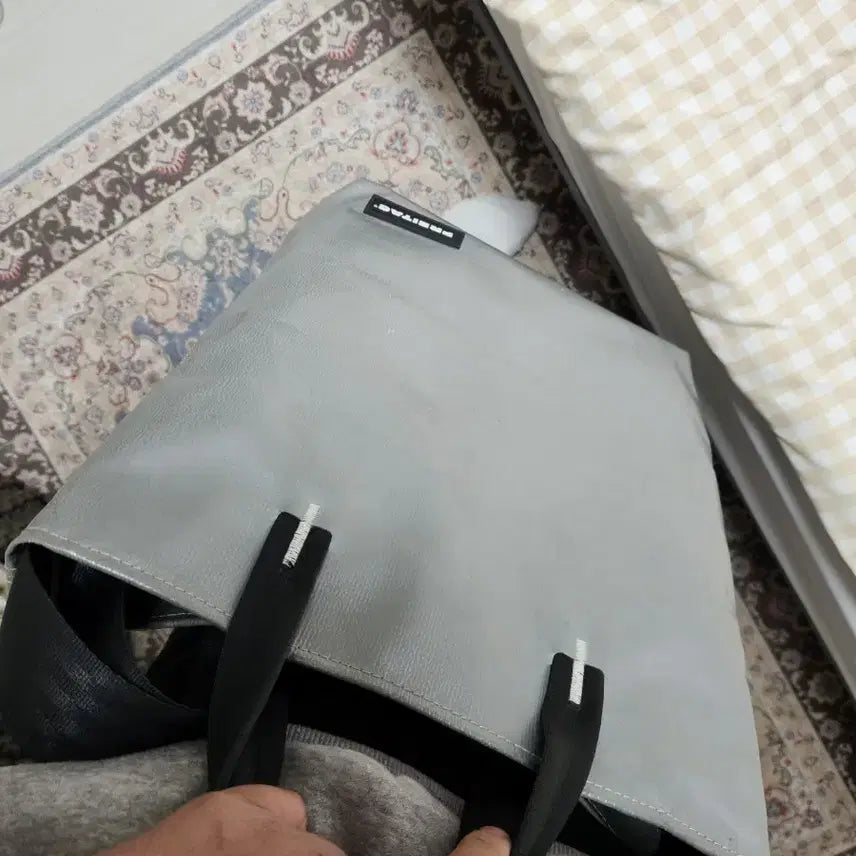 [BUNJANG] Freitag Leland Silver Crossbody Tote Bag / 프라이탁 리랜드 단색 민무늬 실버 크로스백 토드백 가방