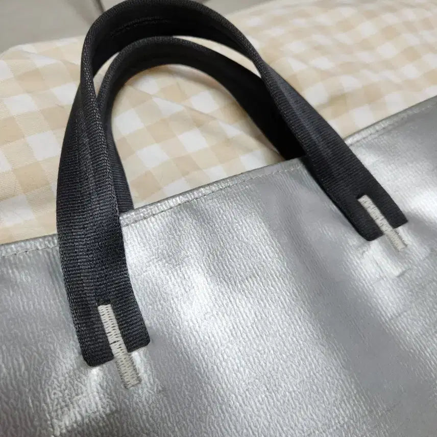 [BUNJANG] Freitag Leland Silver Crossbody Tote Bag / 프라이탁 리랜드 단색 민무늬 실버 크로스백 토드백 가방