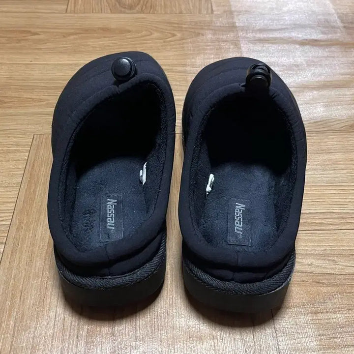 [BUNJANG] Nassau Raven Padded Slippers Black 250 / 낫소 레이븐 패딩슬리퍼 블랙 250