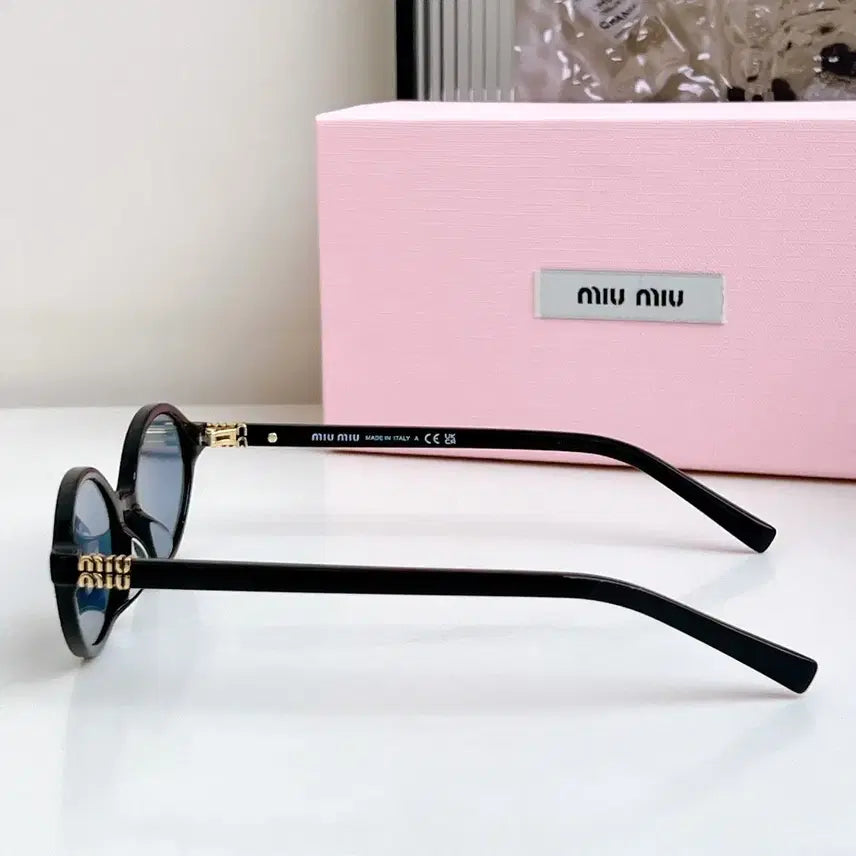[BUNJANG] Miu Miu Oval Blue Tint Sunglasses / 미우미우 타원형 블루 틴트 선글라스