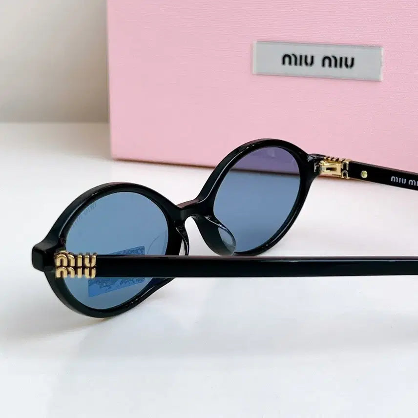 [BUNJANG] Miu Miu Oval Blue Tint Sunglasses / 미우미우 타원형 블루 틴트 선글라스
