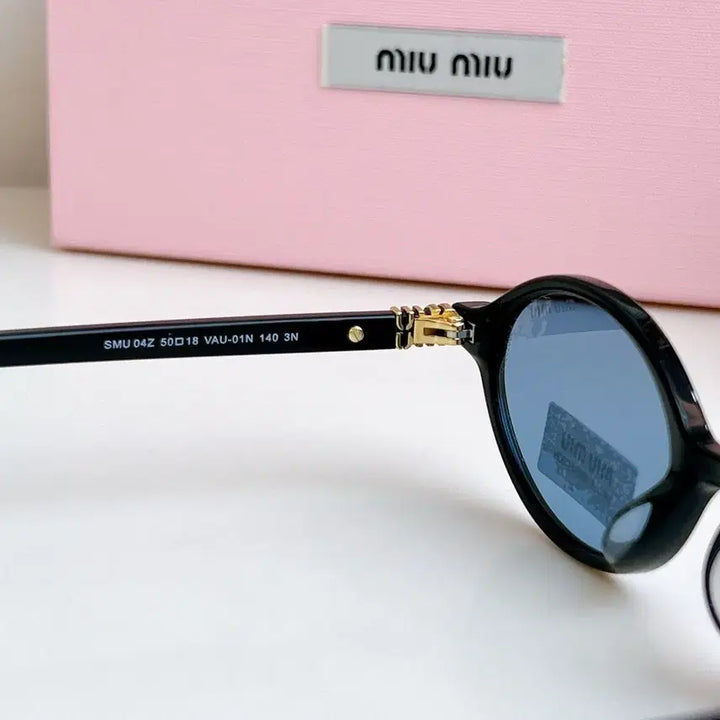 [BUNJANG] Miu Miu Oval Blue Tint Sunglasses / 미우미우 타원형 블루 틴트 선글라스