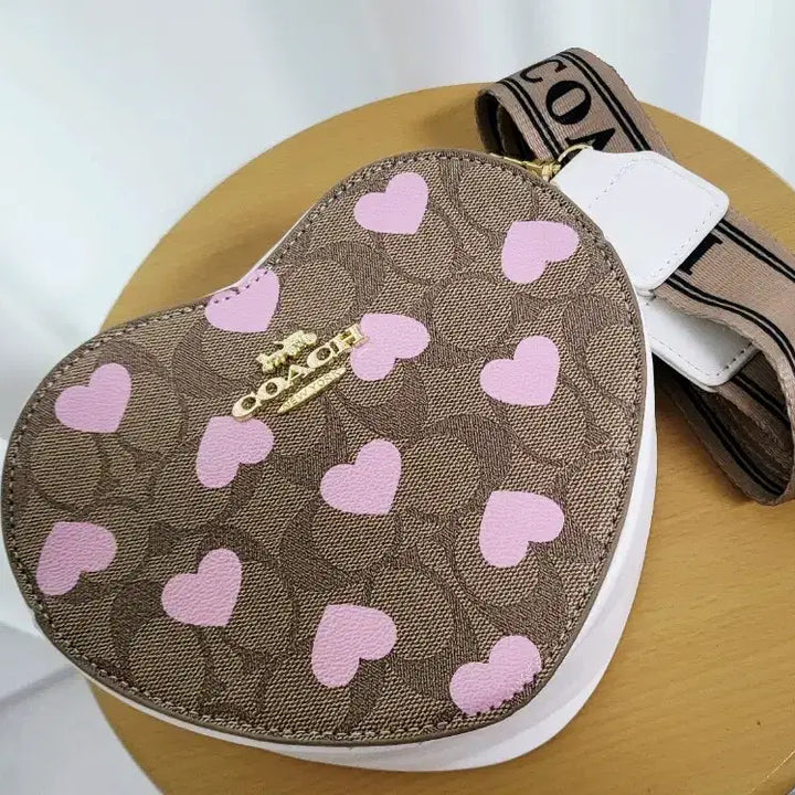 [BUNJANG] Coach Heart Crossbody Bag / 코치 하트 크로스바디백