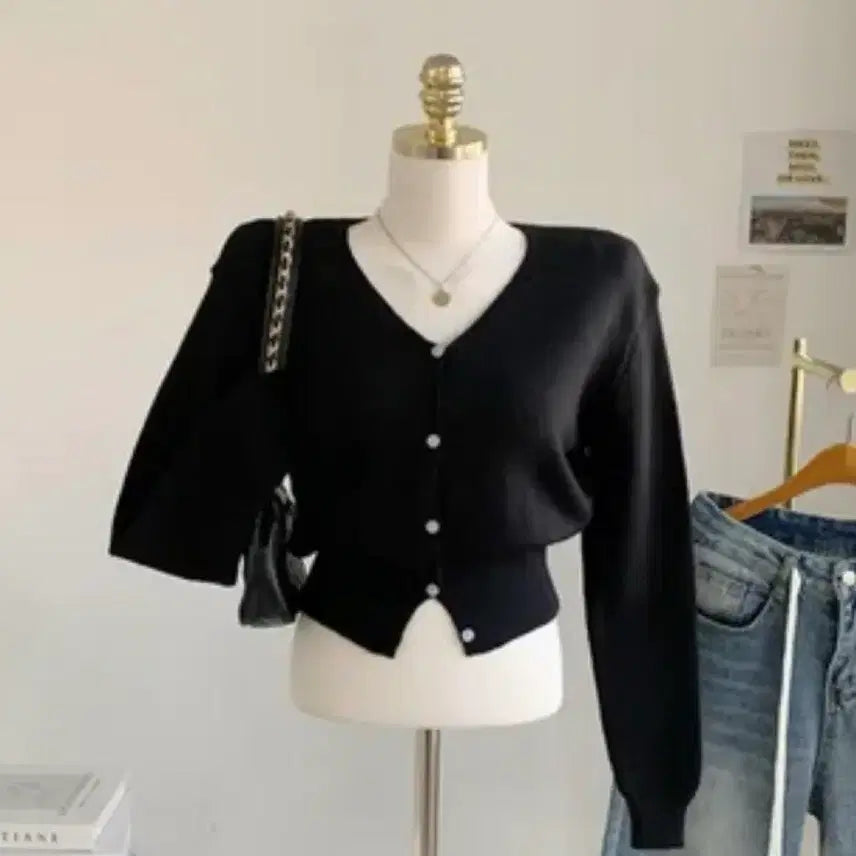 [BUNJANG] V-Neck Slim Fit Wool Cardigan Black / 브이넥 슬림핏 울 가디건 블랙