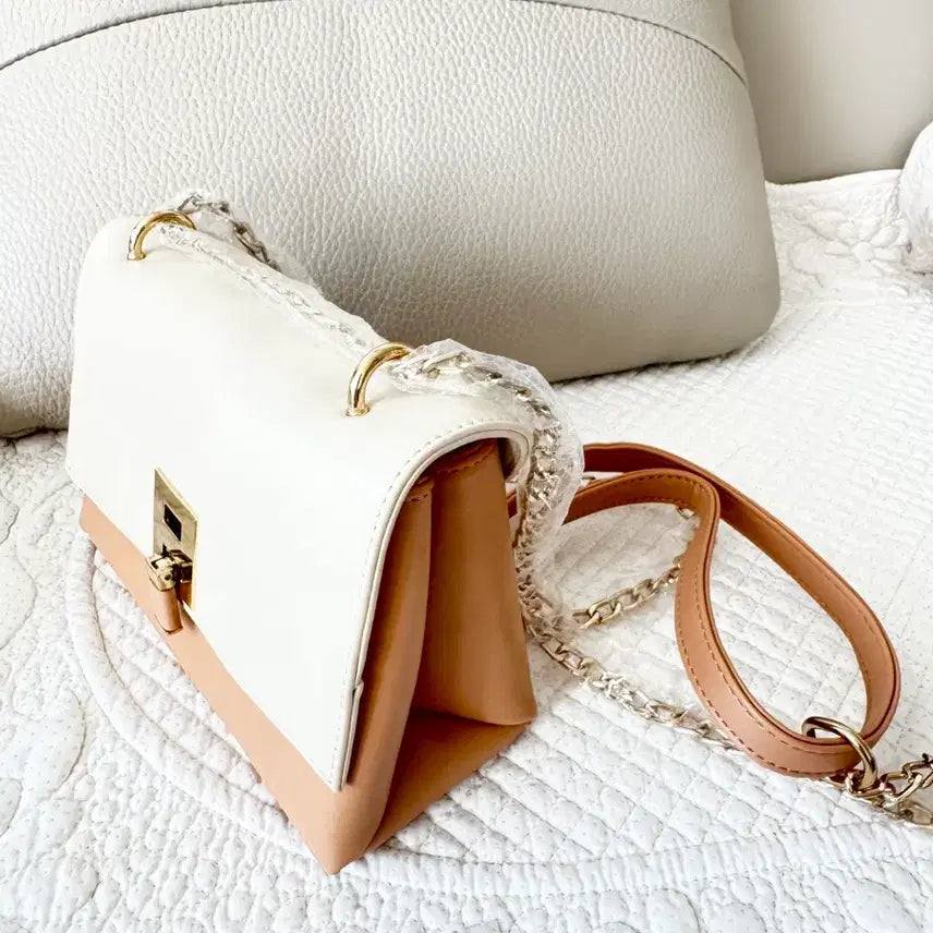 [BUNJANG] Ivory & Beige Two-Tone Chain Crossbody Bag / 아이보리&베이지 투톤 체인 크로스백(새상품)