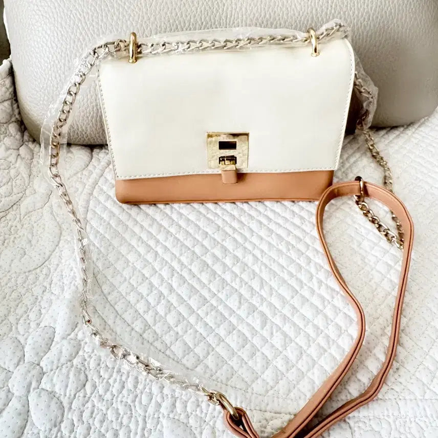 [BUNJANG] Ivory & Beige Two-Tone Chain Crossbody Bag / 아이보리&베이지 투톤 체인 크로스백(새상품)
