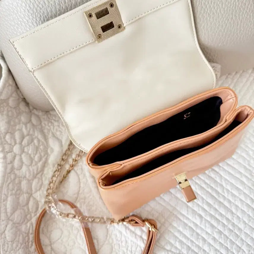 [BUNJANG] Ivory & Beige Two-Tone Chain Crossbody Bag / 아이보리&베이지 투톤 체인 크로스백(새상품)
