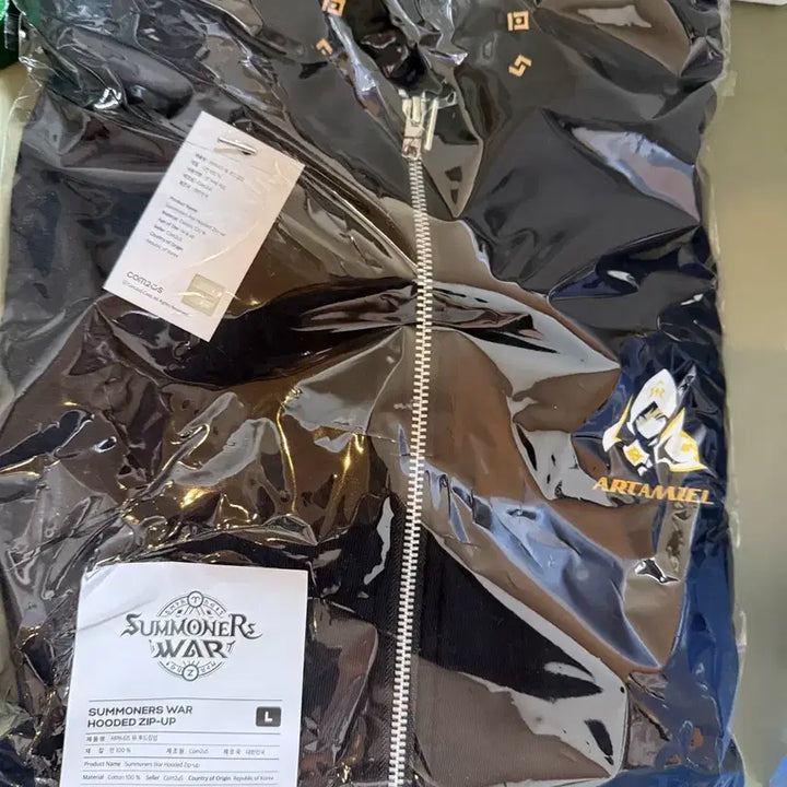 [BUNJANG] Summoners War Artamiel Hoodie Black (L) / 서머너즈워 아르타미엘 후드집업 블랙(L사이즈 원가 8.9)