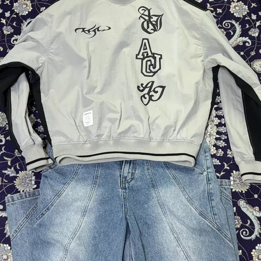 [BUNJANG] Ajo by Ajo Nylon Printed Cropped Sweatshirt / 아조바이아조 나일론 맨투맨