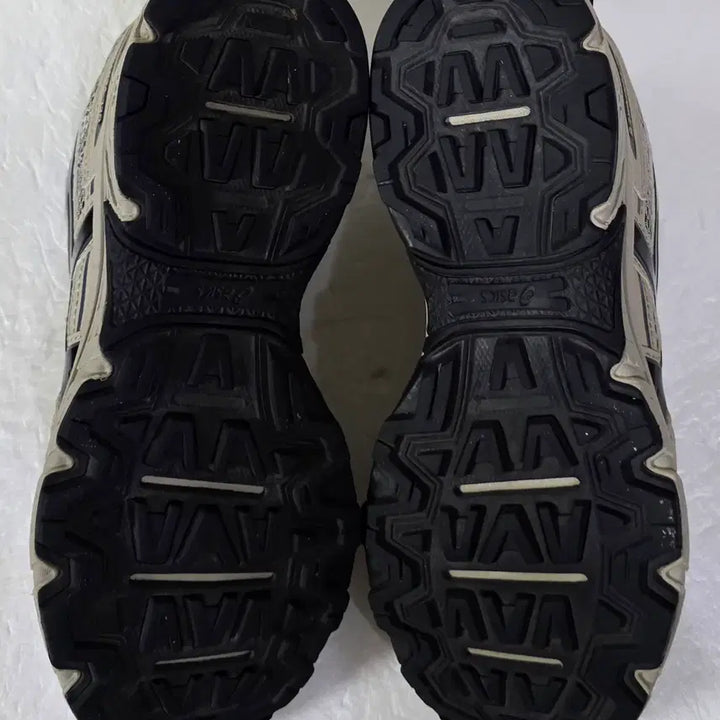 [BUNJANG] Asics Gel-Venture 6 Feather Grey Black Trail Running Shoes / [240] 아식스 젤벤처6 트레일 페더그레이블랙ㅡ단종매물