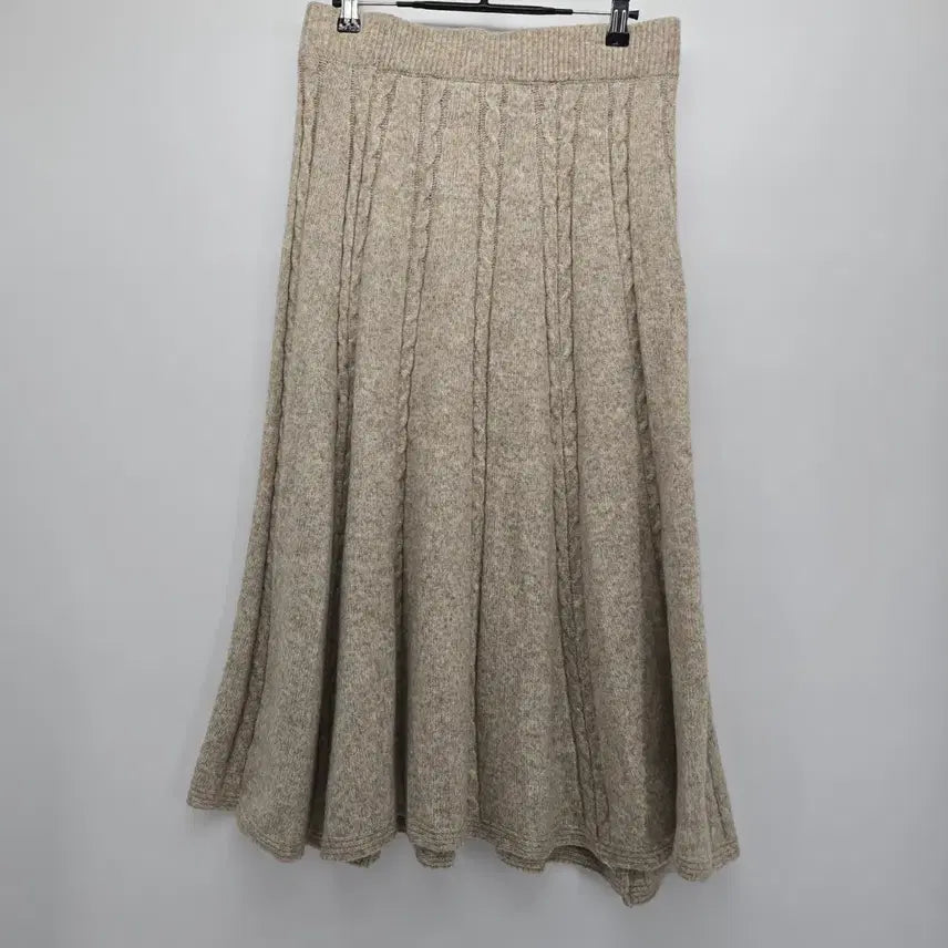 [BUNJANG] NittyTude Cable Knit Long Skirt Beige / 꽈배기 니트 롱 스커트 베이지 B50030