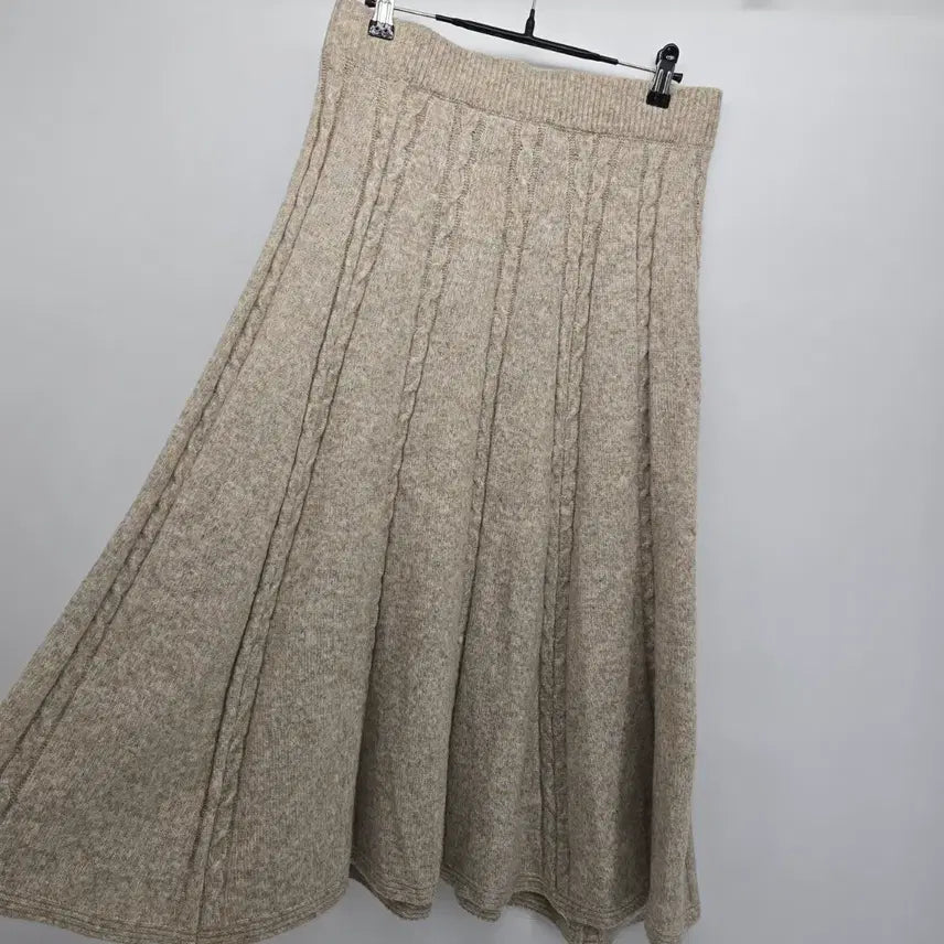 [BUNJANG] NittyTude Cable Knit Long Skirt Beige / 꽈배기 니트 롱 스커트 베이지 B50030