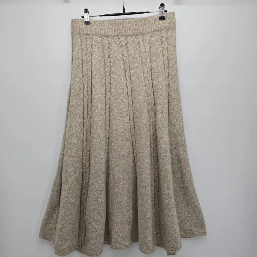 [BUNJANG] NittyTude Cable Knit Long Skirt Beige / 꽈배기 니트 롱 스커트 베이지 B50030