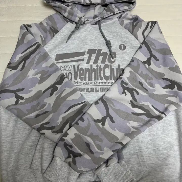 [BUNJANG] Benhit Camo Hoodie / 벤힛 카모 후드티