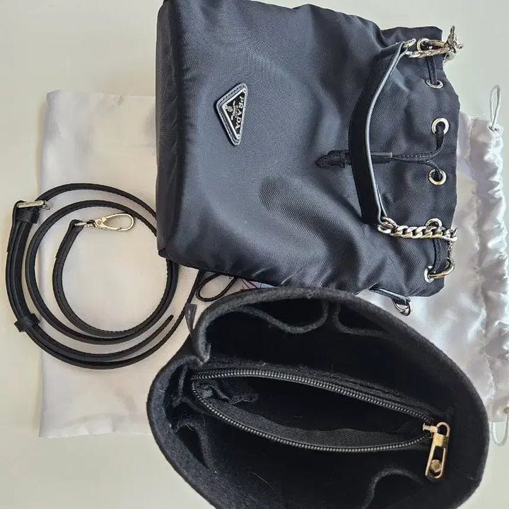 [BUNJANG] Prada Drawstring Bucket Bag / 프라다 드로우스트링 버킷백