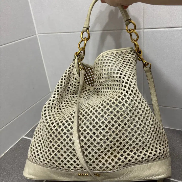 [BUNJANG] Miu Miu Leather Punching Bag / 정품) 미우미우 가방