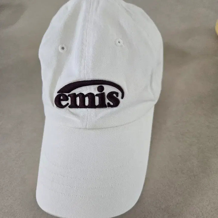 [BUNJANG] Emis Hat White / 이미스 모자 화이트