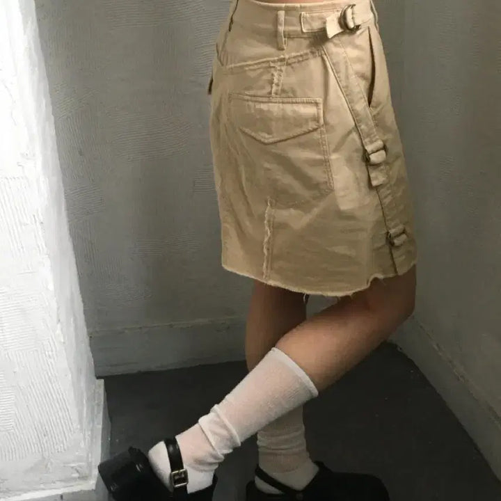 [BUNJANG] Burberry Blue Label Beige Mini Skirt / Burberry 버버리 블루라벨 베이지 컬러 지퍼 미니 스커트