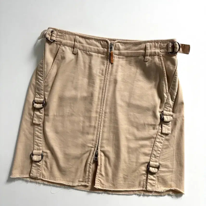 [BUNJANG] Burberry Blue Label Beige Mini Skirt / Burberry 버버리 블루라벨 베이지 컬러 지퍼 미니 스커트
